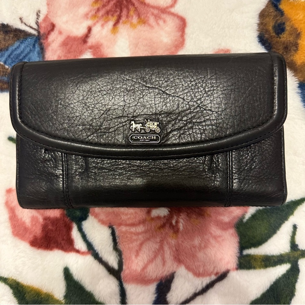 Coach Leather black wallet EUC 8x4”